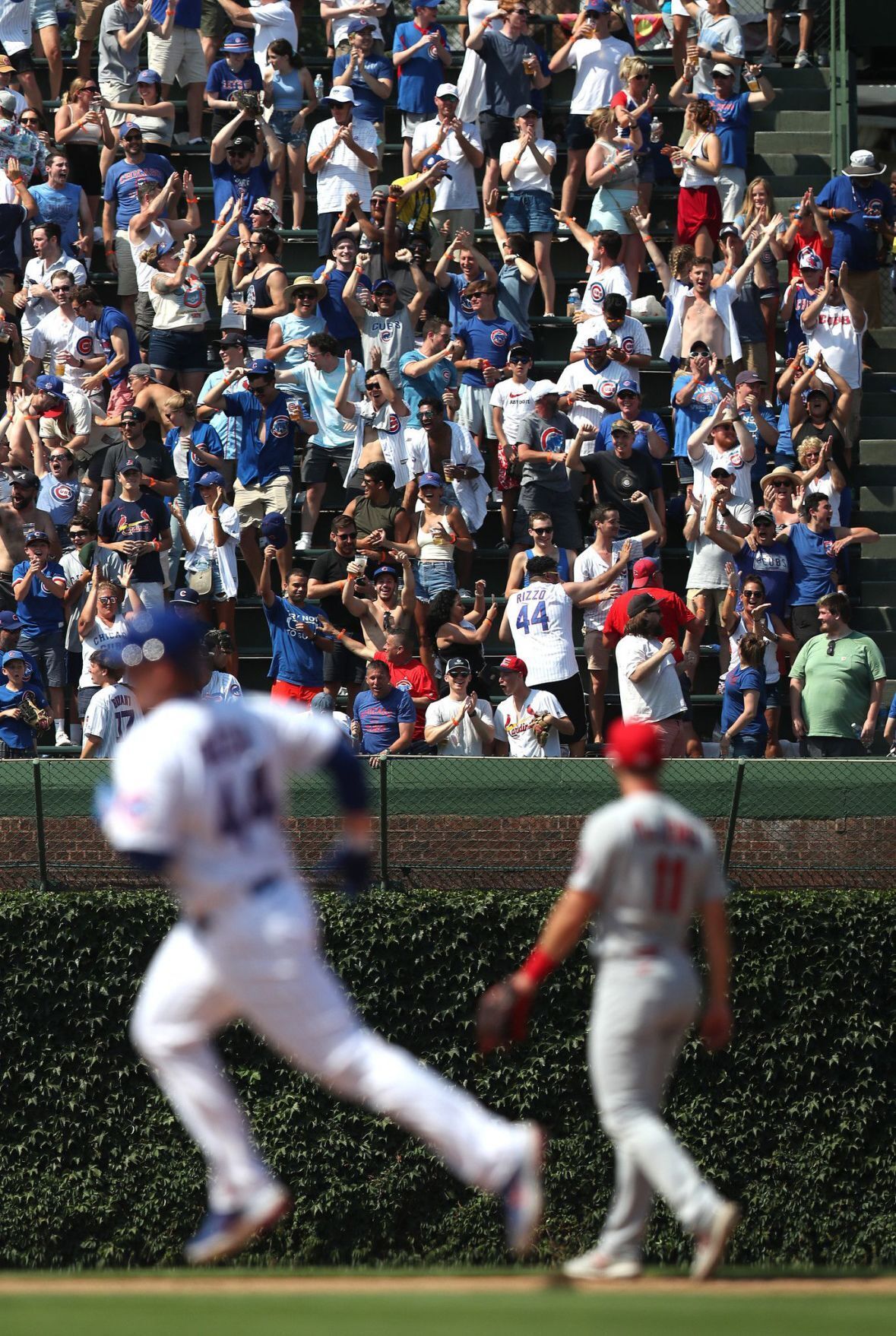 20210611-AMX-SPORTS-COLUMN-WITH-WRIGLEY-FIELD-AT-7-TB.jpg